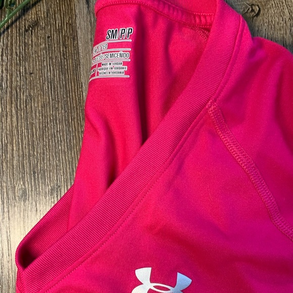 4 FOR $25⭐️ Under Armour Tee - Picture 3 of 7